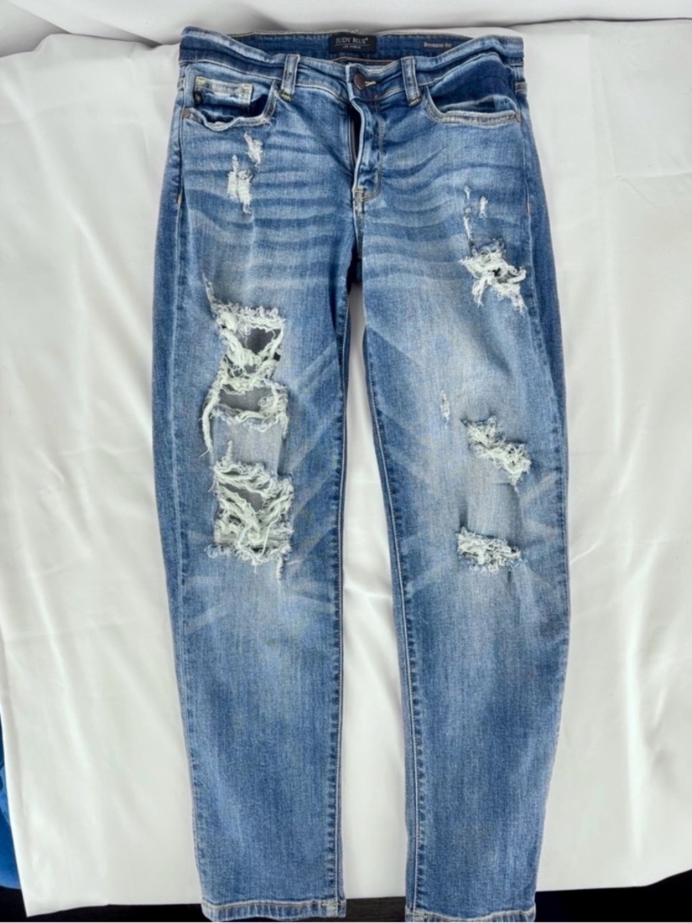 Judy Blue “Boyfriend Fit” Distressed Denim Jeans - Picture 2 of 11
